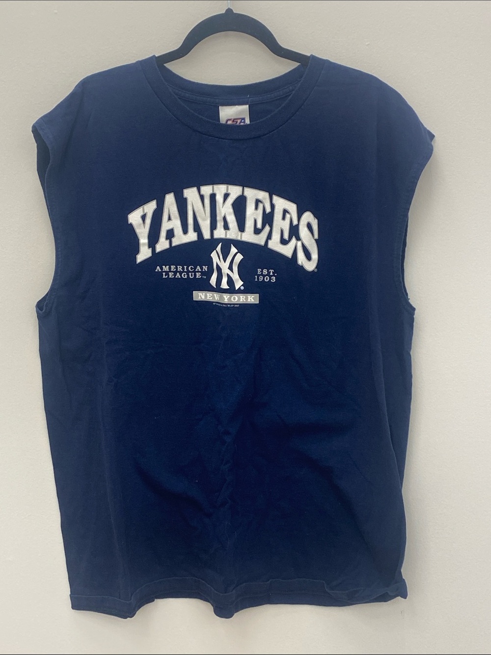 NY Yankees Sleeveless Shirt (BIN M)
